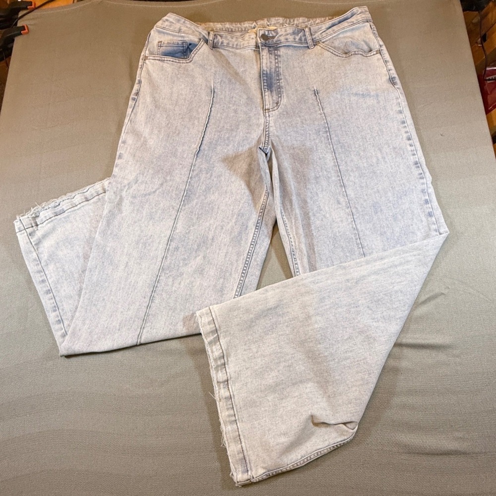 Beautiful by Lawrence Zarian Light Wash Wide Leg Seam Front Jeans Size 20W 2464